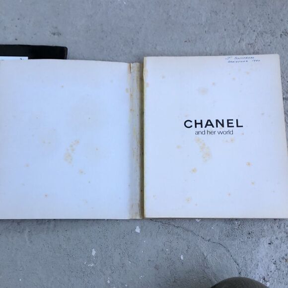 2 Chanel books   - Picture 6 of 8
